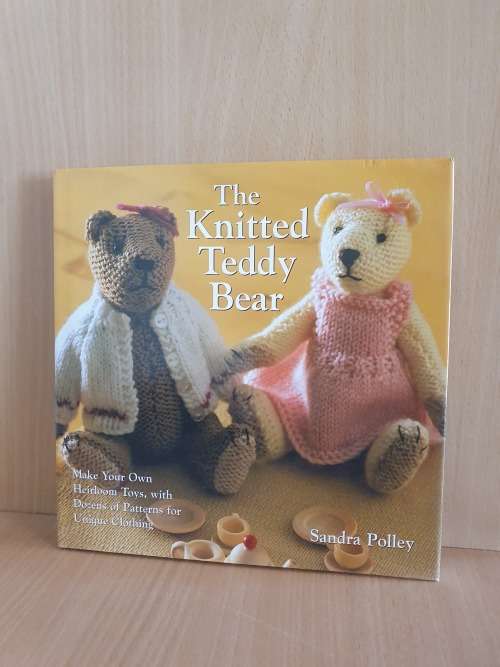 The Knitted Teddy Bear : Sandra Polley (Hardcover)