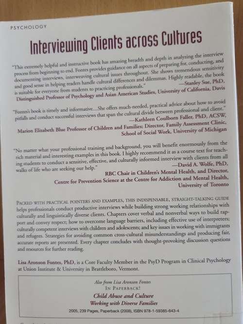 Interviewing Clients Across Cultures (A Practitioner`s Guide: Lisa Aaronson Fontes (Paperback)