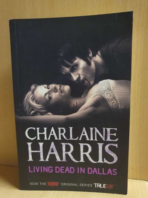 Living Dead in Dallas: Charlaine Harris (Paperback)