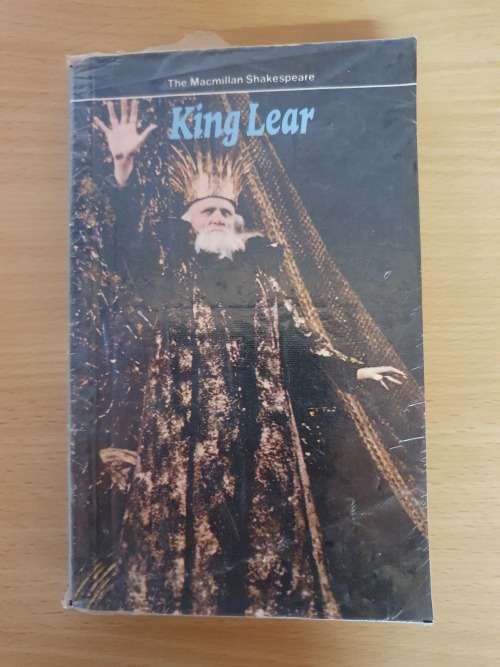 King Lear (The Macmillan Shakespeare) Paperback
