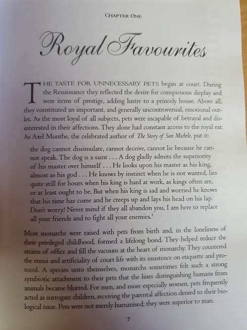 Reigning Cats and Dogs - A History of Pets at Court since The Renaissance: Katharine. Macdonogh