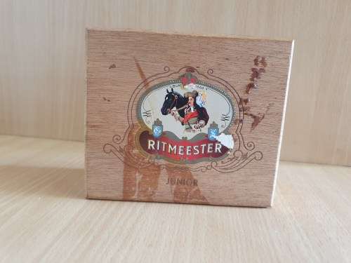 Small Wooden Cigar Box - Ritmeester Junior  (13cm x 11cm. height 6cm)