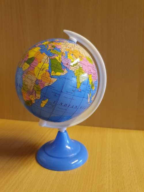World Globe/Pencil Sharpener (17cm x 12cm)