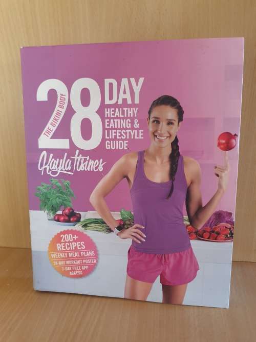 The Bikini Body - 28 Day Healthy Eating & Lifestyle Guide by Kayla Itsines (Paperback)