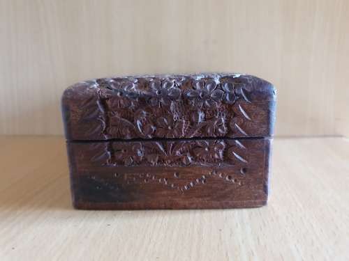 Carved Wooden Box/Wooden Trunk (15cm x 10cm height 6cm)