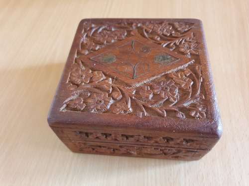 Square Shape Wooden Jewellery Box (13cm x 13cm height 7cm)