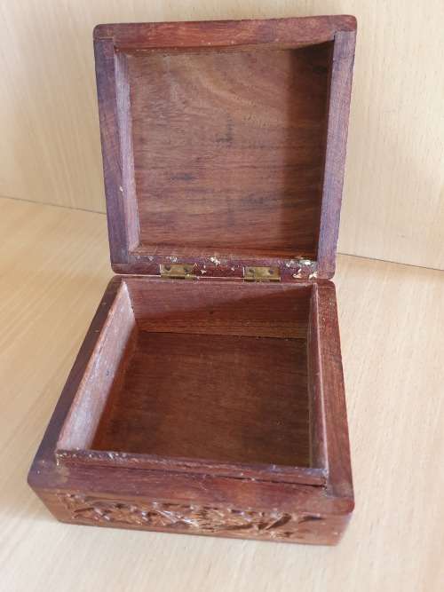 Square Shape Wooden Jewellery Box (13cm x 13cm height 7cm)