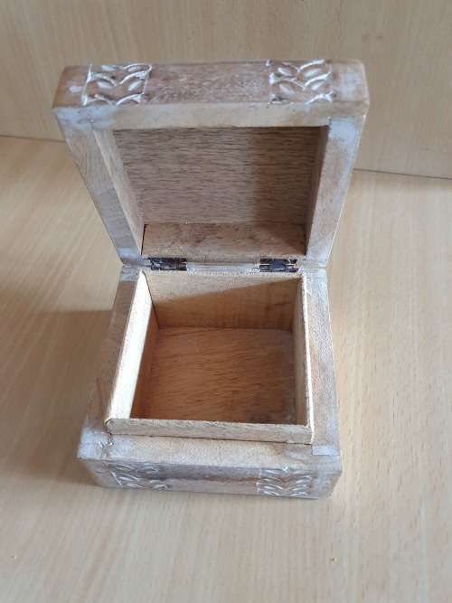 Wooden Box (10cm x 10cm height 8cm)