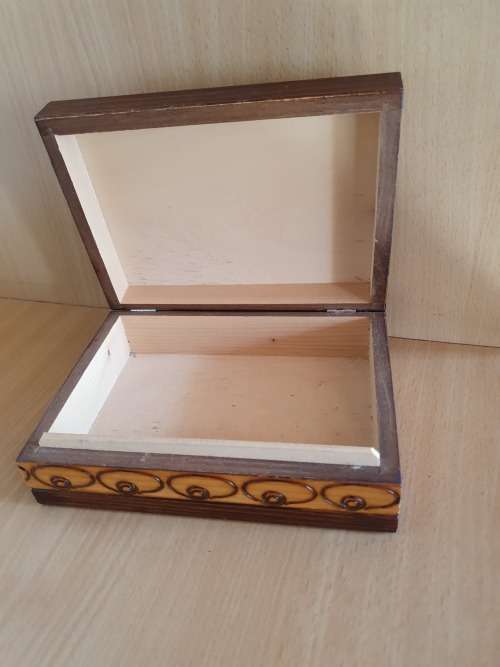 Wooden Box (18cm x 14cm height 6cm)