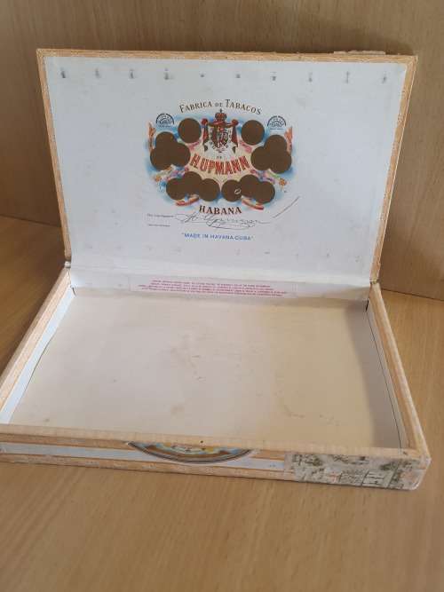 H. Upmann Habana Cigar Box (23cm x 14cm depth 3cm)