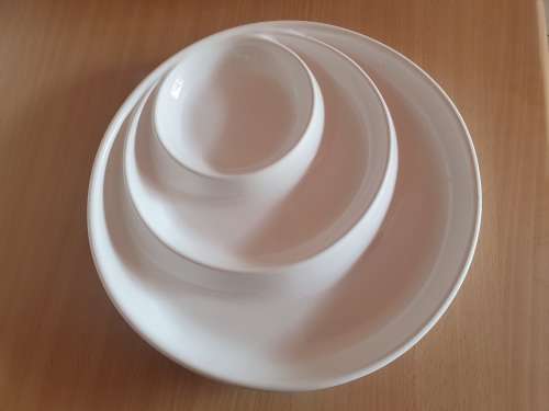 White Round Serving Platter (width 32cm)