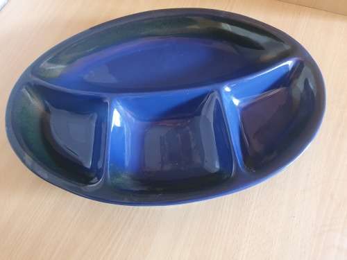 Blue Oval Platter with Dividers (38cm x 27cm)
