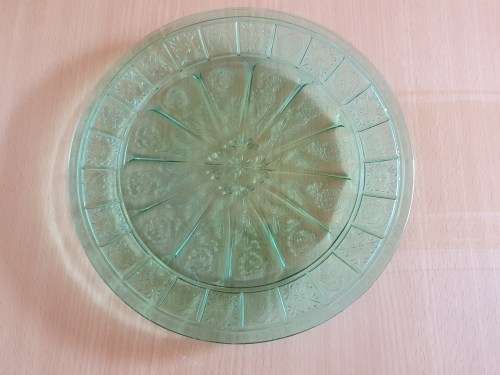 Vintage Round Green Glass Plate - 23cm