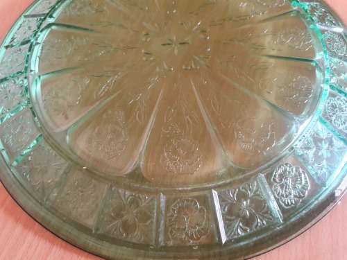 Vintage Round Green Glass Plate - 23cm