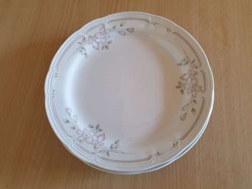 Huguenot Royal Floral Plates - width 18cm