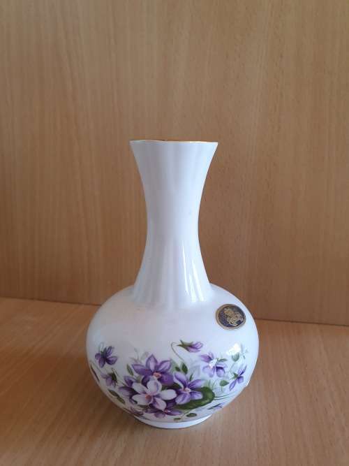 Porcelain Aynsley Fine English Bone China `Wild Violets` Vase