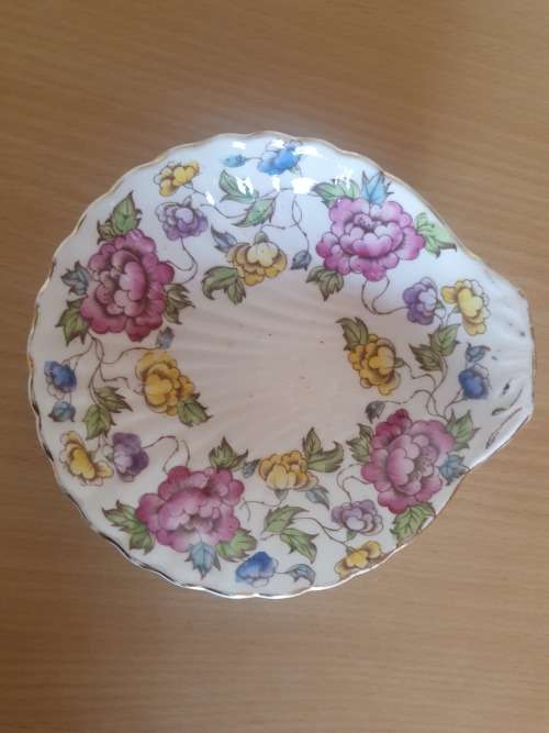 Royal Tudor, Fine Bone China Clam Shaped Bowl