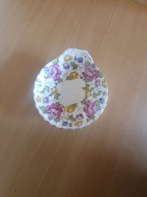 Royal Tudor, Fine Bone China Clam Shaped Bowl