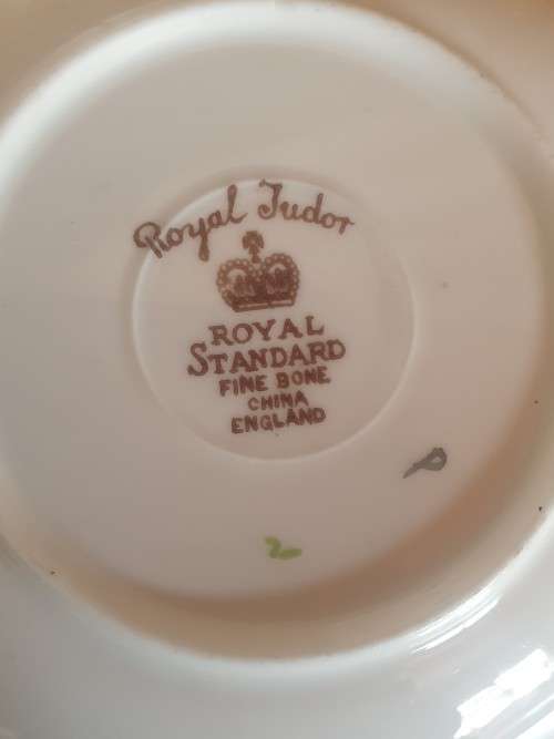 Royal Tudor, Fine Bone China Clam Shaped Bowl