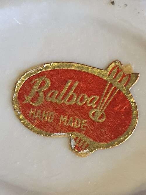 Small Hand made Balboa Lidded Swan Trinket Holder (height 6cm width 8cm depth 4cm)