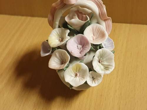Small Ceramic Flower Bouquet (height 9cm width 10cm)