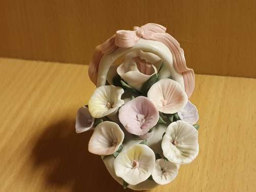 Small Ceramic Flower Bouquet (height 9cm width 10cm)