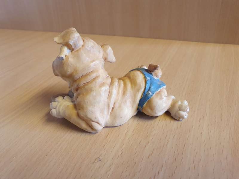 Dog Figurine (width 11cm height 7cm)