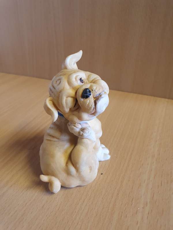 Dog Figurine (width 9cm height 9cm)