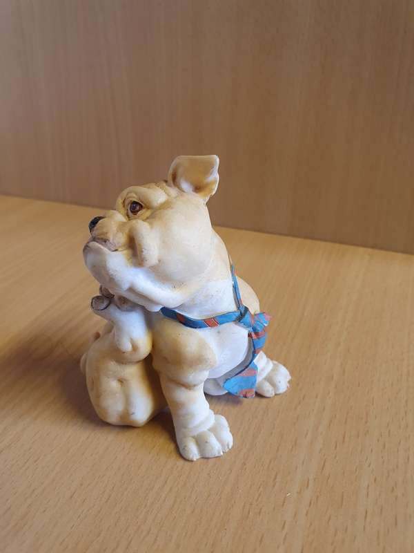 Dog Figurine (width 9cm height 9cm)