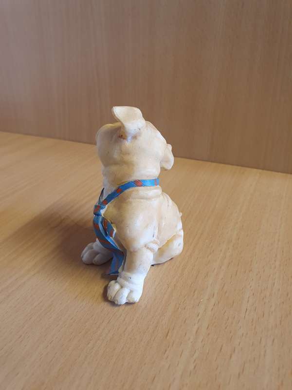 Dog Figurine (width 9cm height 9cm)