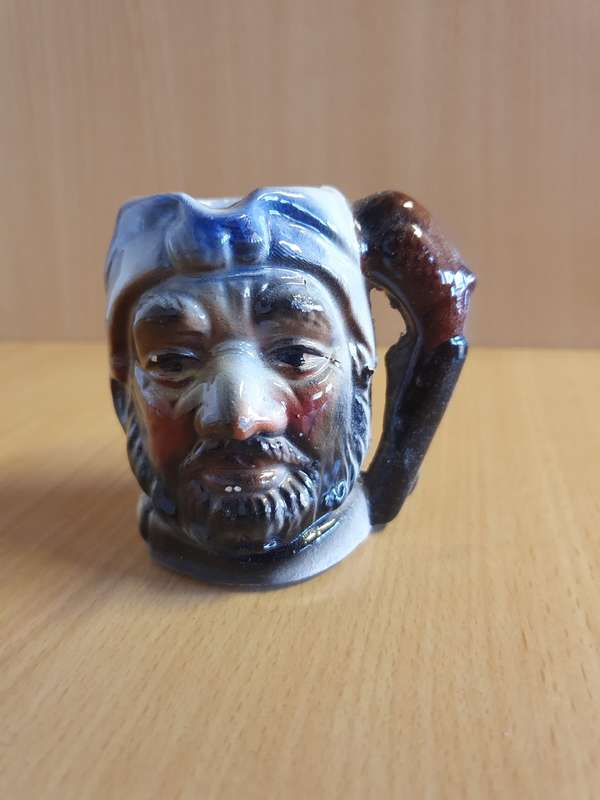 Small Face Mug (height 9cm width 5cm)