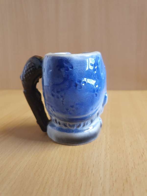 Small Face Mug (height 9cm width 5cm)