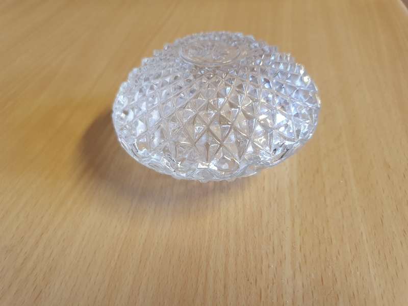 Round Lidded Cut Glass Trinket Dish (width 10cm height 5cm)