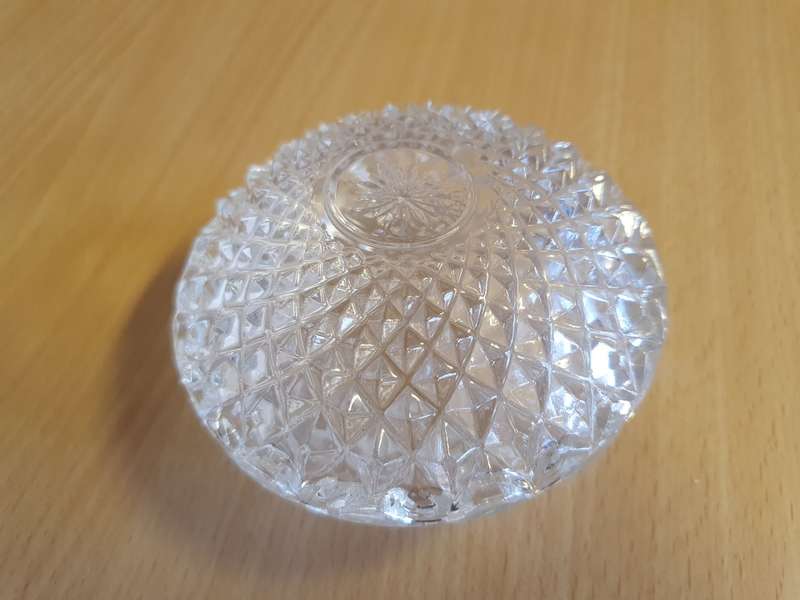 Round Lidded Cut Glass Trinket Dish (width 10cm height 5cm)