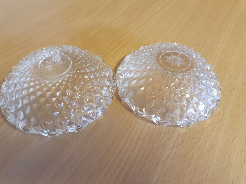 Round Lidded Cut Glass Trinket Dish (width 10cm height 5cm)