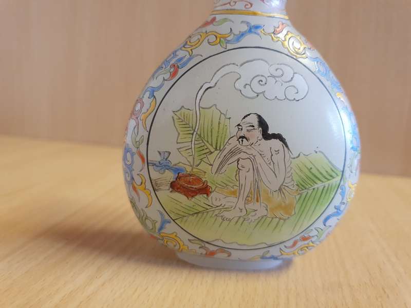Chinese Painted Glass Snuff Bottle