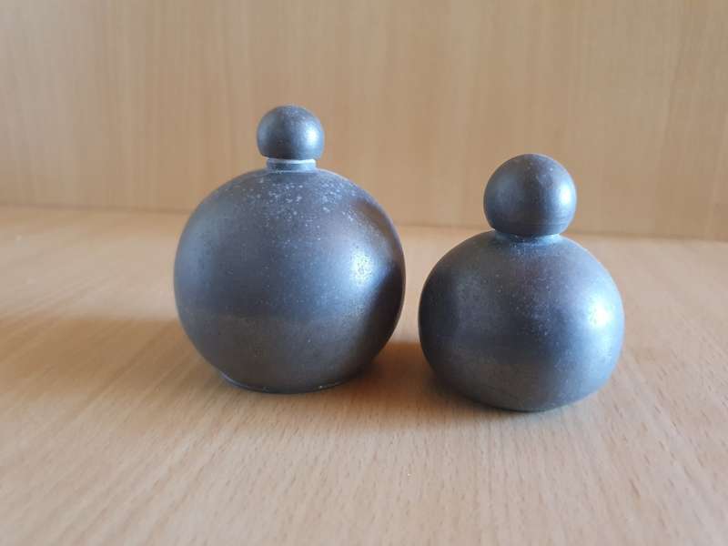 Set of 2 Pewter Bottles (height 8cm width 7cm, height 5cm with 5cm