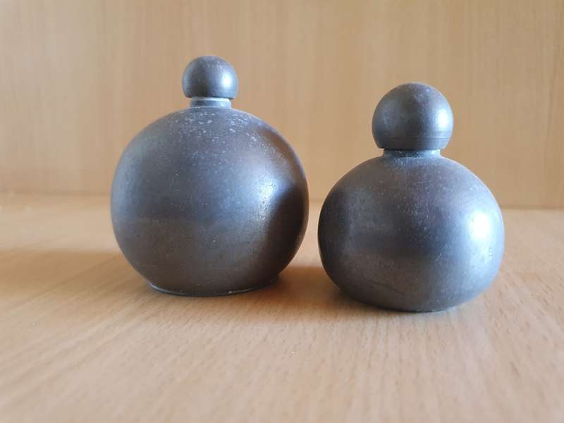 Set of 2 Pewter Bottles (height 8cm width 7cm, height 5cm with 5cm