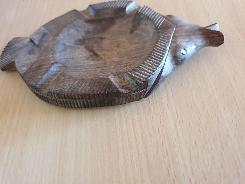 Wooden Fish Shaped Ashtray (18cm x 10cm)