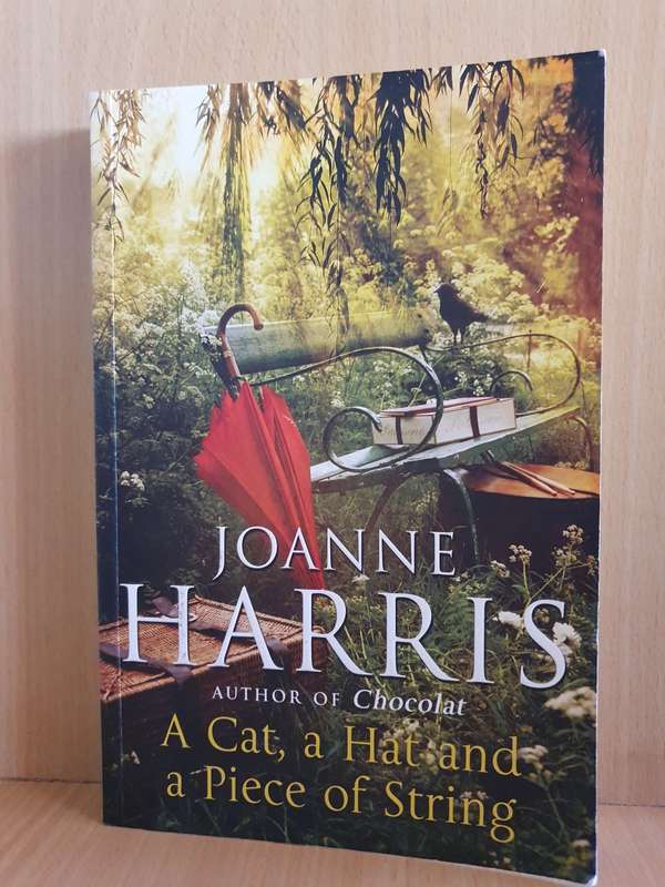 A Cat, a Hat and a Piece of String: Joanne Harris (Paperback)