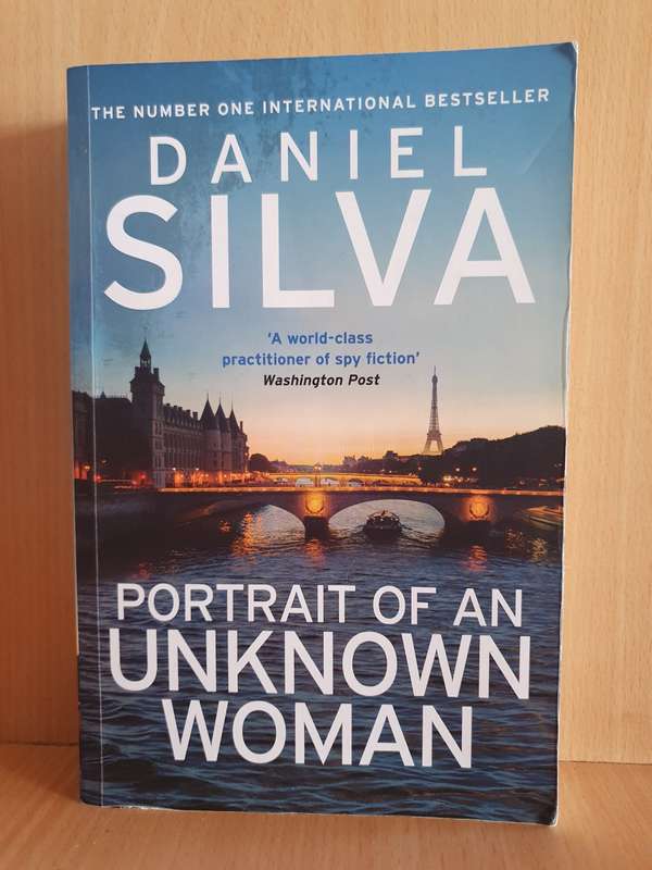 Portrait of an Unknown Woman : Daniel Silva (Paperback)