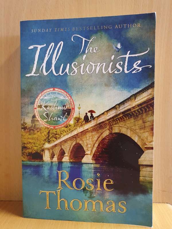 The Illusionists : Rosie Thomas (Paperback)