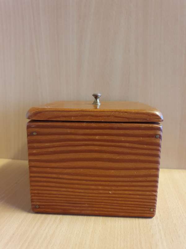 Wooden Salt Caddy (13cm x 13cm height 12cm)