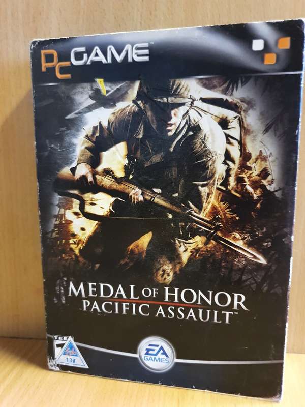 PC GAME - Medal of Honour Pacific Assault (4 discs)