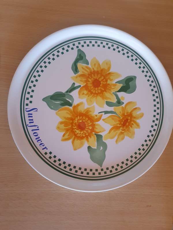 Round Sunflower Cake Plate with Server