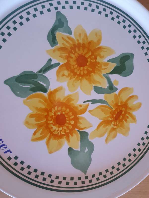 Round Sunflower Cake Plate with Server