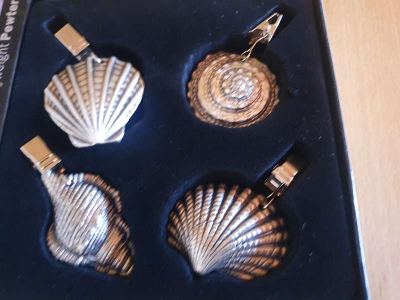 Set of 4 Metal Seashell Shape Tablecloth Weights
