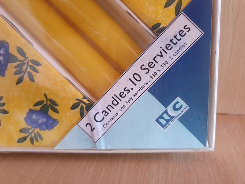 Set of 2 Yellow Candles/10 Serviettes