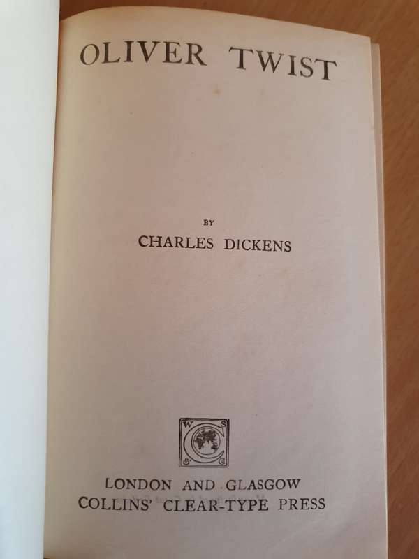 Oliver Twist : Charles Dickens