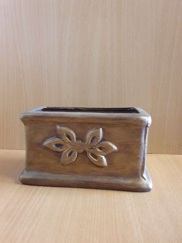 Ceramic Plant Holder (15cm x 9cm height 9cm)